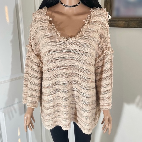 FREE PEOPLE Frayed/Distressed Knitted Sweater Top in Beige/Cream | Size L - Picture 1 of 5
